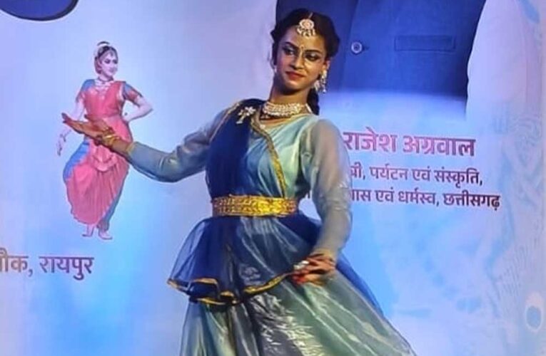 घुमड़ते बादलों के बीच मुक्ताकाशी मंच पर साकार हुआ ‘पावस प्रसंग’