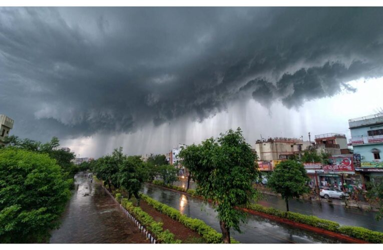 17 अगस्त को 19 राज्यों में भारी बारिश-आंधी का अलर्ट, 85 किमी/घंटे तक चलेंगी हवाएं