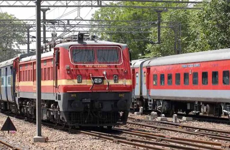 जन्माष्टमी पर कृष्ण भक्तों के लिए खुशखबरी, झांसी से मथुरा चलेंगी स्पेशल ट्रेनें; देखें शेड्यूल