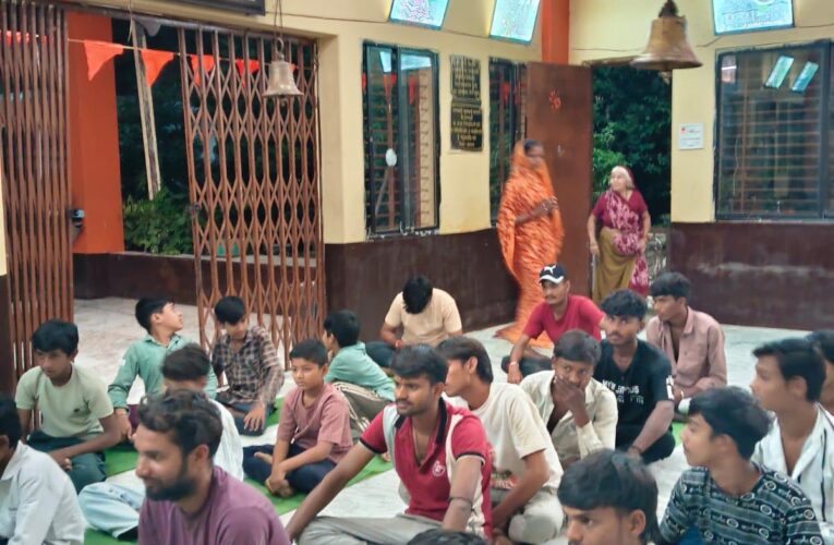 झकनावदा में विश्व हिंदू परिषद का स्थापना दिवस हर्षोल्लास के साथ मनाया