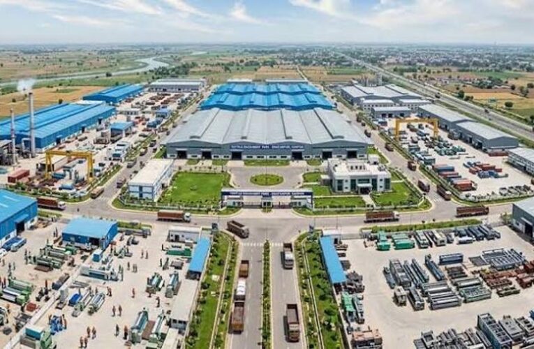 यूपी में बनेगा 1000 एकड़ का टेक्सटाइल मशीनरी पार्क, उद्योगों को 40% तक सस्ती मिलेंगी मशीनें