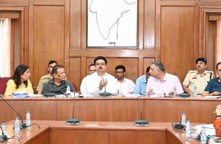 डूसू चुनाव को लेकर दिल्ली यूनिवर्सिटी सख्त, शिक्षकों को पक्षपात से बचने का निर्देश