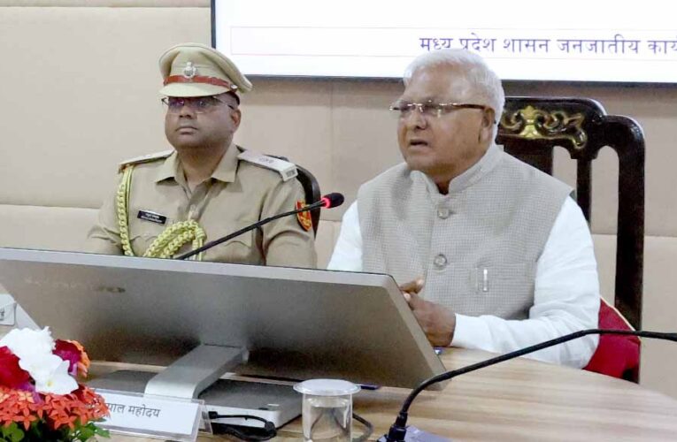 आंगनवाड़ी, प्राथमिक विद्यालयों में स्क्रीनिंग कैम्प लगाए : राज्यपाल पटेल
