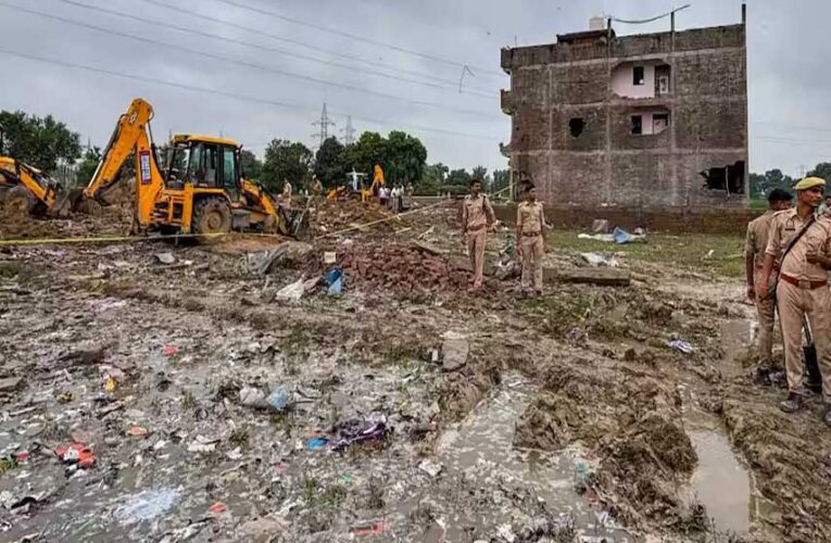 कौशांबी पटाखा फैक्ट्री ब्लास्ट में मौतों का आंकड़ा 15 पहुंचा, 9 पुलिसकर्मी सस्पेंड