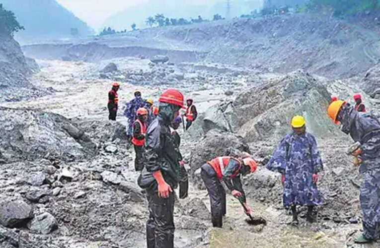 नेपाल में तबाही के 8 दिन बाद भी मलबे से निकल रहे शव, मौतों का आंकड़ा 1127 पहुंचा