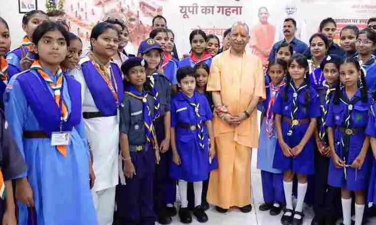 बेटियों की प्रतिभा को मंच, सपनों को पंख दे रही योगी सरकार