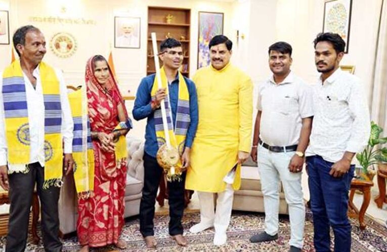 फ़िल्म हनुमान अंश के गायक लोधी को करेगी राज्य सरकार प्रोत्साहित : मुख्यमंत्री डॉ. यादव