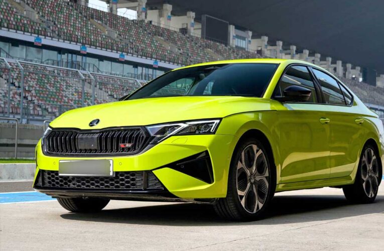 Skoda Octavia RS की भारत में दमदार वापसी, लॉन्च से पहले ही बिक गई थीं सभी कारें