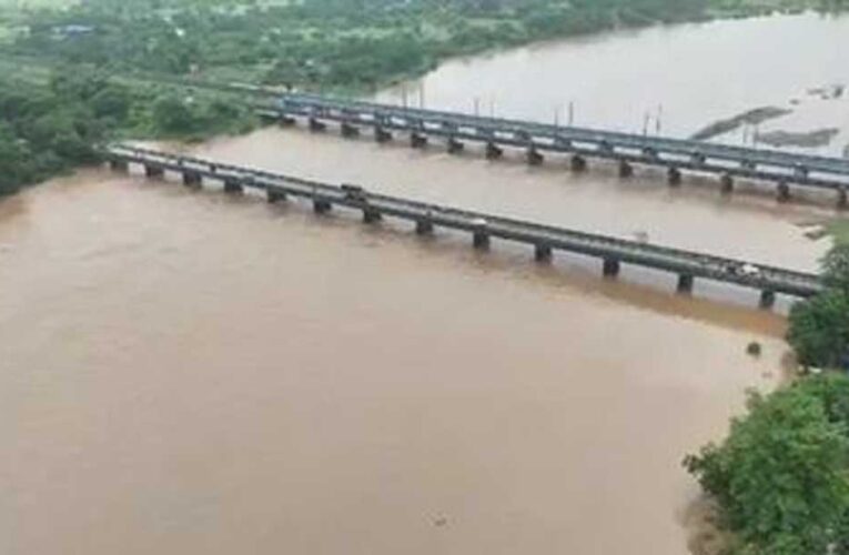 जबलपुर में नर्मदा का रौद्र रूप, 10 फीट बढ़ा जलस्तर; रेलवे ने 109 कर्मचारियों को किया तैनात