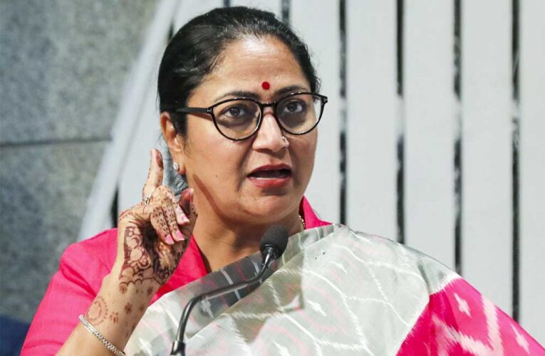 सत्य निकेतन हादसे के बाद CM रेखा गुप्ता सख्त, 20-30 साल पुराने भवनों में हॉस्टल-नर्सिंग होम पर रोक
