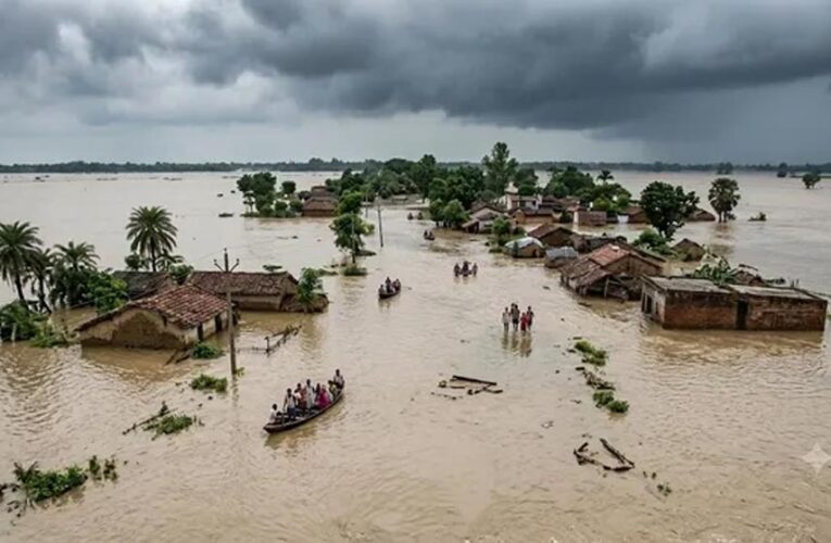 यूपी में बाढ़ का संकट बरकरार, गंगा-सरयू-घाघरा खतरे के निशान से ऊपर; 9 लोगों की मौत