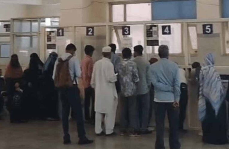 भोपाल में 3 दिन से सड़क पर डॉक्टर्स, MP में OPD-OT ठप; स्टाइपेंड बढ़ाने पर अड़े इंटर्न