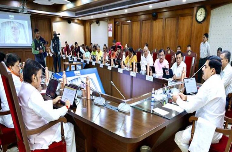 प्रदेश के सर्वांगीण विकास और बुनियादी ढांचे को सुदृढ़ करने के लिए लगभग 41 हजार करोड़ रूपये की स्वीकृति