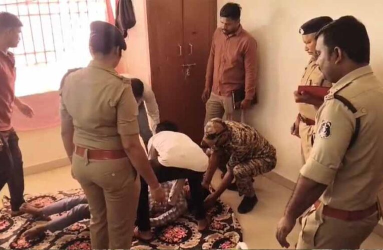 CG के एकलव्य आवासीय विद्यालय में 10वीं के छात्र ने फांसी लगाकर दी जान, मचा हड़कंप