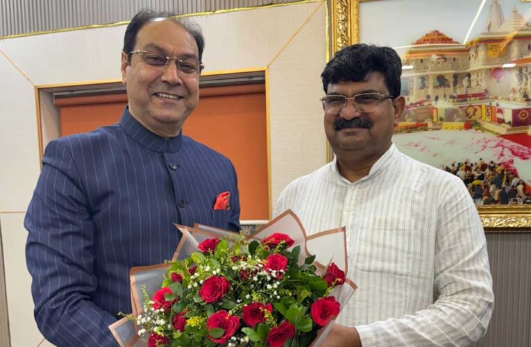 अल्पसंख्यक आयोग के अध्यक्ष  मोहसिन रज़ा ने प्रदेश संगठन महामंत्री  धर्मपाल सिंह जी से की भेंट