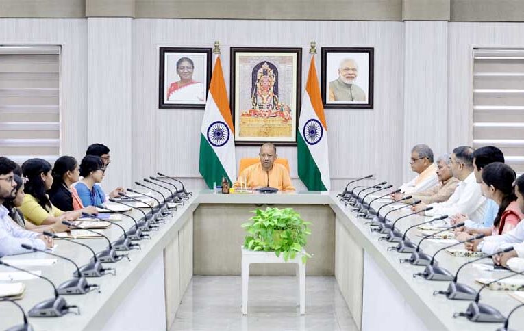 नौनिहालों की सेहत को योगी सरकार का पोषण कवच, आंगनबाड़ी केंद्रों पर मिल रहा पौष्टिक आहार