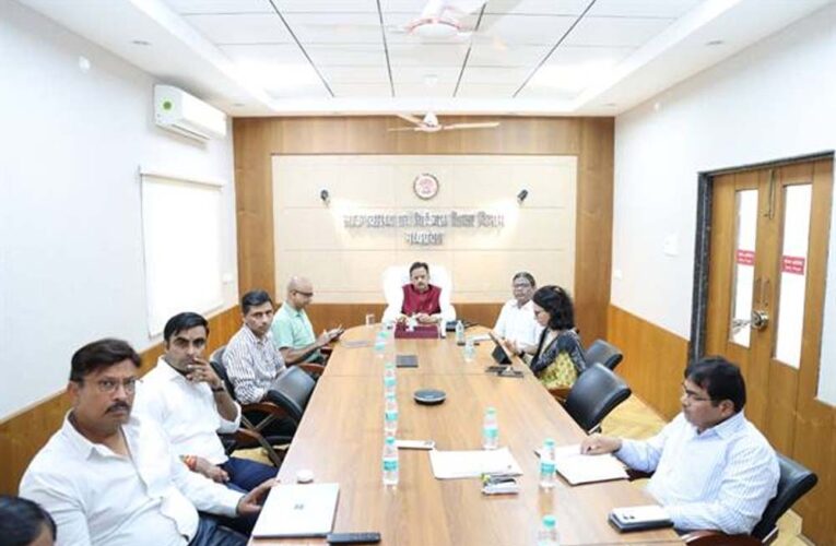 पूरे क्षेत्र को स्वास्थ्य सेवाओं से कवर करें, शत-प्रतिशत टीकाकरण एवं गर्भवती महिलाओं का समय पर पंजीयन एवं एएनसी जांच सुनिश्चित हो: उप मुख्यमंत्री  शुक्ल