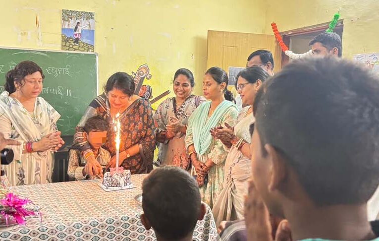 एकलव्य विद्यालय के बच्चों संग डॉ वर्णिका ने मनाया प्रधानमंत्री जी का जन्मदिन
