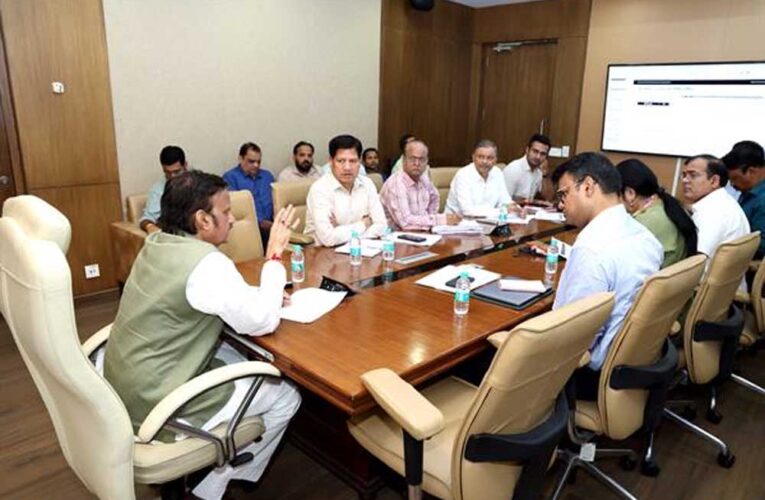 भौतिक रूप से तैयार स्वास्थ्य संस्थानों में मेन पॉवर, उपकरण एवं फर्नीचर की उपलब्धता करें सुनिश्चित : उप मुख्यमंत्री  शुक्ल