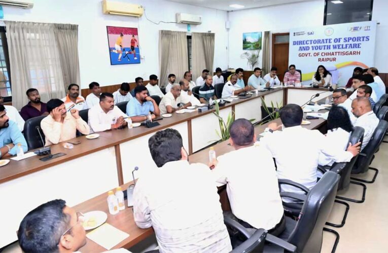 खेल संघों के साथ समन्वय से खिलाड़ियों को मिलेंगे ज्यादा मंच, खेल गतिविधियों में तेजी के निर्देश
