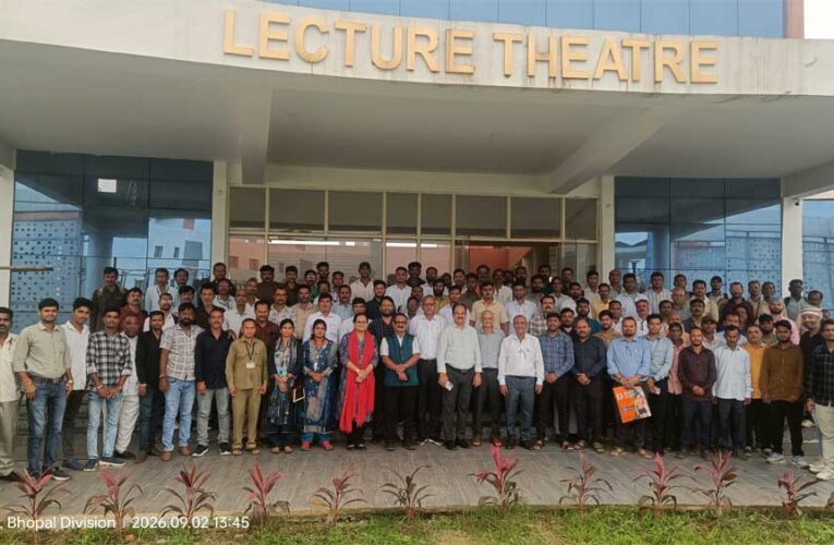 पौधों के जीवन रक्षण और हरित संवर्धन में प्रशिक्षित माली कर्मचारियों की भूमिका अत्यंत महत्वपूर्ण : आयुक्त  भोंडवे