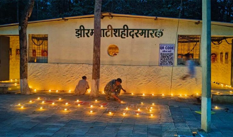 ‘बस्तर सेवा संकल्प अभियान’ के तहत शहीदों की याद में 1986 स्थानों पर जलाए गए दीये