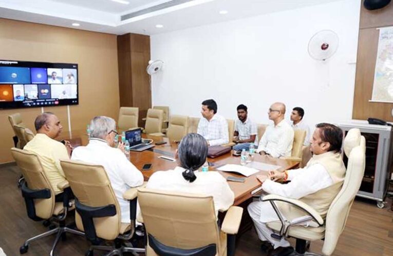 चिकित्सकों में सेवा और संवेदनशीलता का भाव स्वास्थ्य सेवाओं के विधिवत प्रदाय के लिए अहम : उप मुख्यमंत्री  शुक्ल